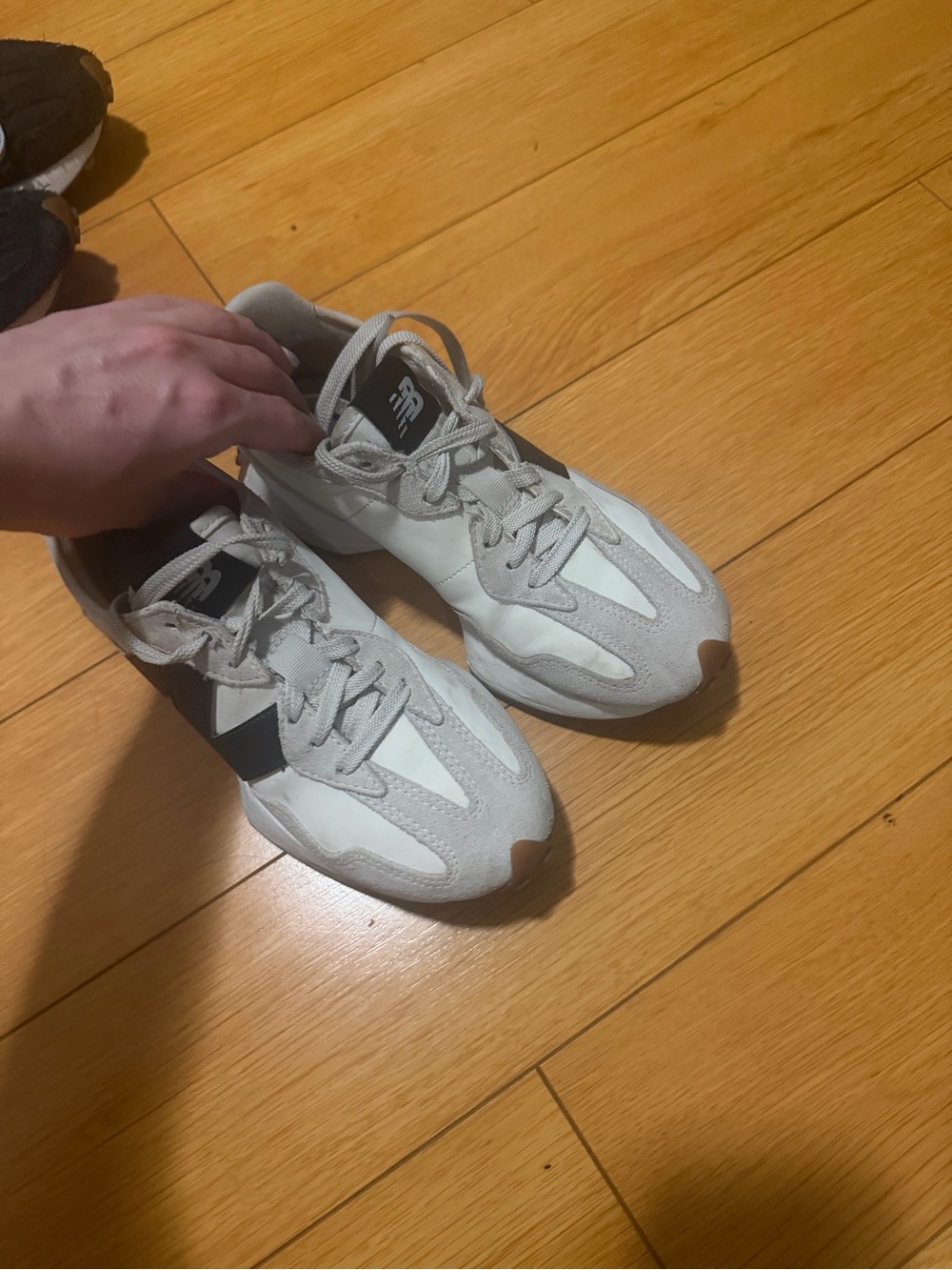 New Balance Cream & Black Platform Runner Sneakers - Picture 2 of 4
